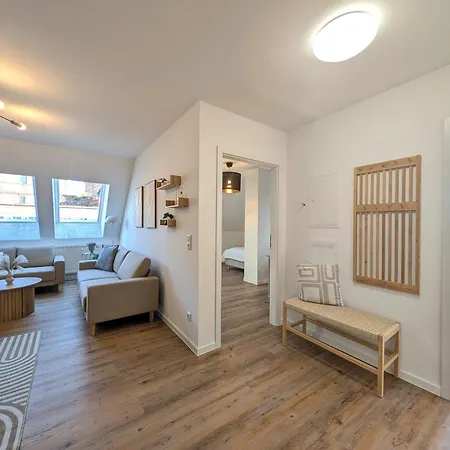 Bohnapartments Schiller 7- Penthouse- Wlan- Parking- Citynah Apartment *