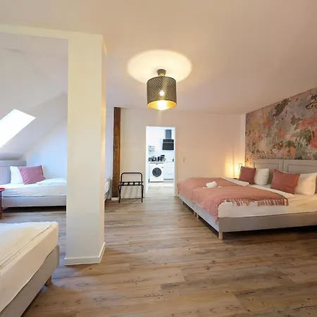 Bohnapartments Schiller 7- Penthouse- Wlan- Parking- Citynah