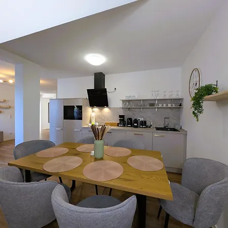 Bohnapartments Schiller 7- Penthouse- Wlan- Parking- Citynah *