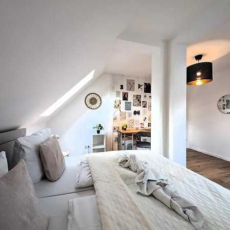 Bohnapartments Schiller 7- Penthouse- Wlan- Parking- Citynah *