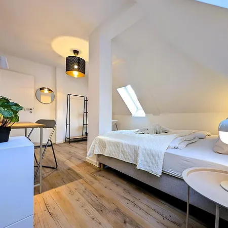 Bohnapartments Schiller 7- Penthouse- Wlan- Parking- Citynah