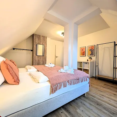 Bohnapartments Schiller 7- Penthouse- Wlan- Parking- Citynah 埃尔福特