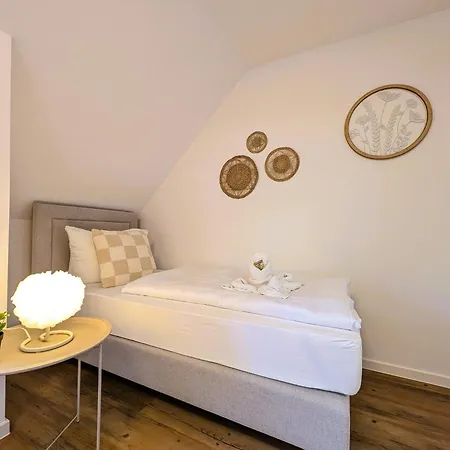 Bohnapartments Schiller 7- Penthouse- Wlan- Parking- Citynah * 埃尔福特