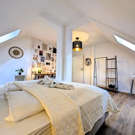 Bohnapartments Schiller 7- Penthouse- Wlan- Parking- Citynah * 에르푸르트