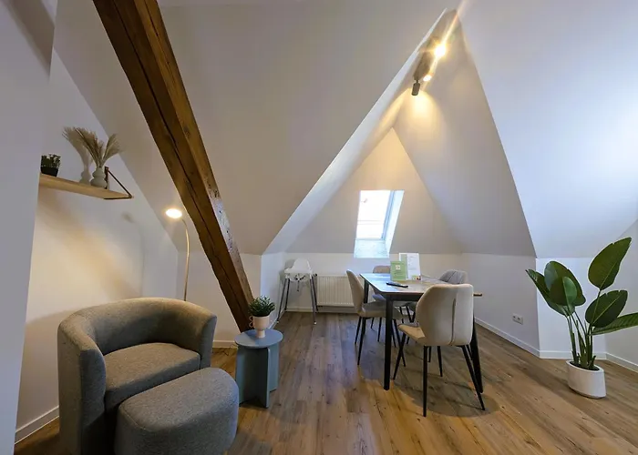 Bohnapartments Schiller 7- Penthouse- Wlan- Parking- Citynah Lägenhet *