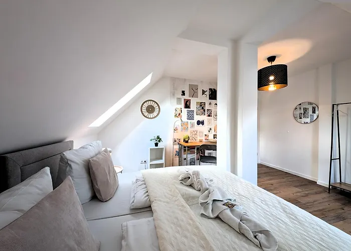 Bohnapartments Schiller 7- Penthouse- Wlan- Parking- Citynah *