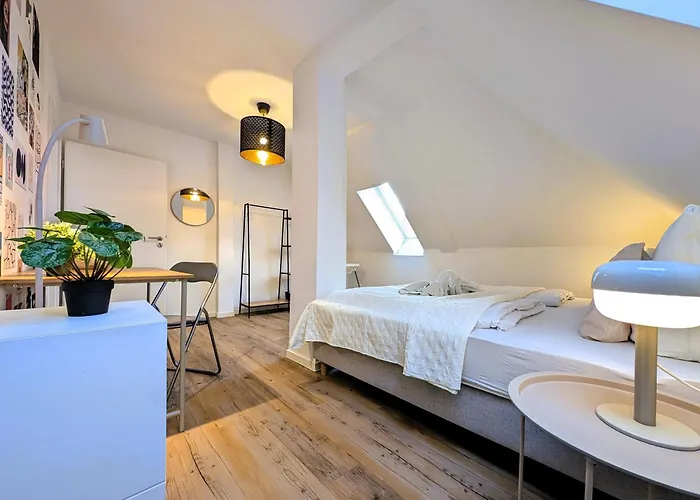 Bohnapartments Schiller 7- Penthouse- Wlan- Parking- Citynah