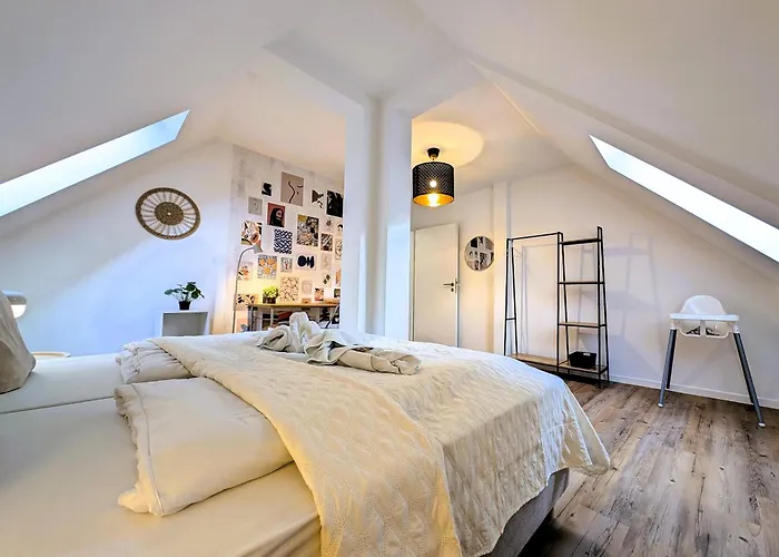 Bohnapartments Schiller 7- Penthouse- Wlan- Parking- Citynah * 에르푸르트